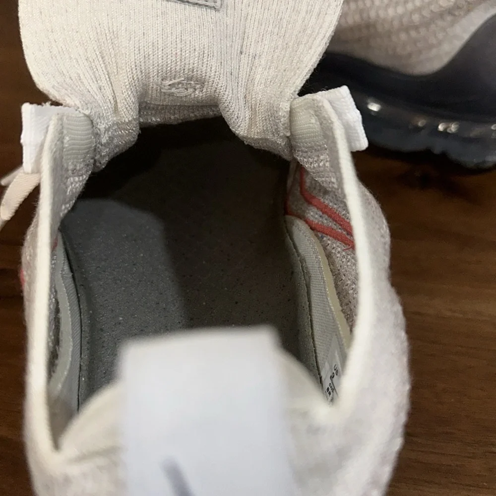 NWOT - Nike Vapormax flyknit wome size 9 - Picture 5 of 8